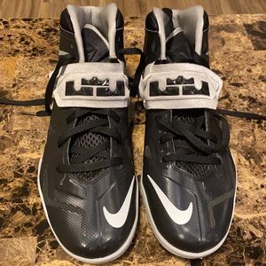 Nike Lebron James Basketball Shoes